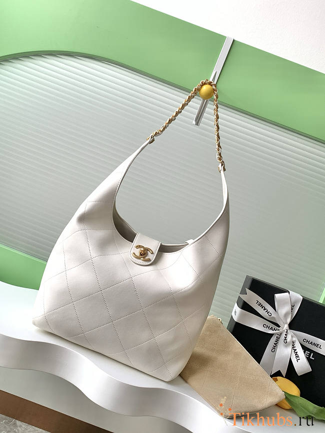 Chanel Large Hobo Bag White 37x30x14cm - 1