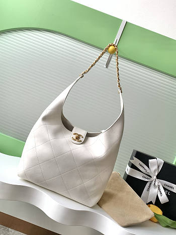 Chanel Large Hobo Bag White 37x30x14cm