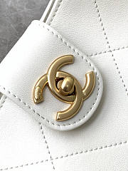 Chanel Large Hobo Bag White 37x30x14cm - 2