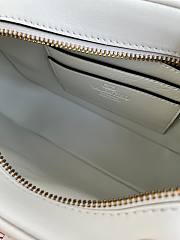 Valentino Garavani Quiltie 67 Medium Shouder Bag White 24x16x6.5cm - 6