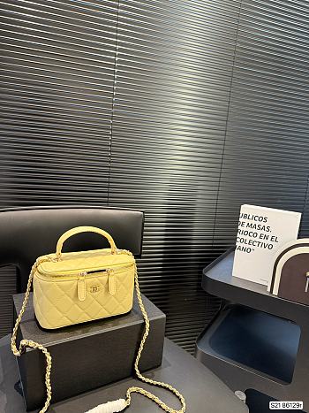 Chanel Vanity Case Top Handle Yellow Lambskin 17cm