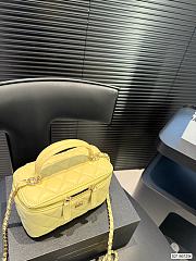 Chanel Vanity Case Top Handle Yellow Lambskin 17cm - 6
