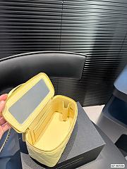Chanel Vanity Case Top Handle Yellow Lambskin 17cm - 5