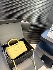 Chanel Vanity Case Top Handle Yellow Lambskin 17cm - 3