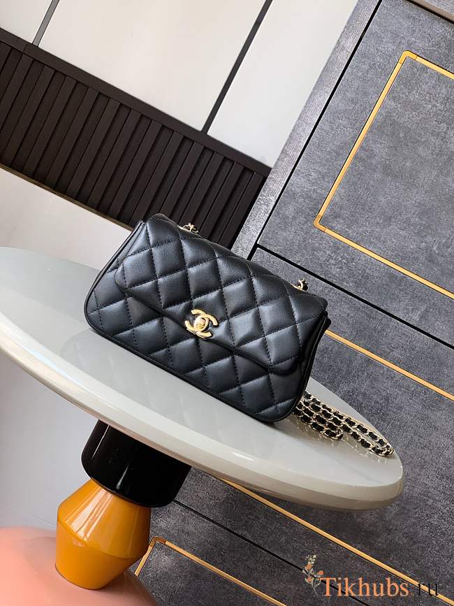 Chanel 25s Flap Bag Black Lambskin 20x11x5.5cm - 1