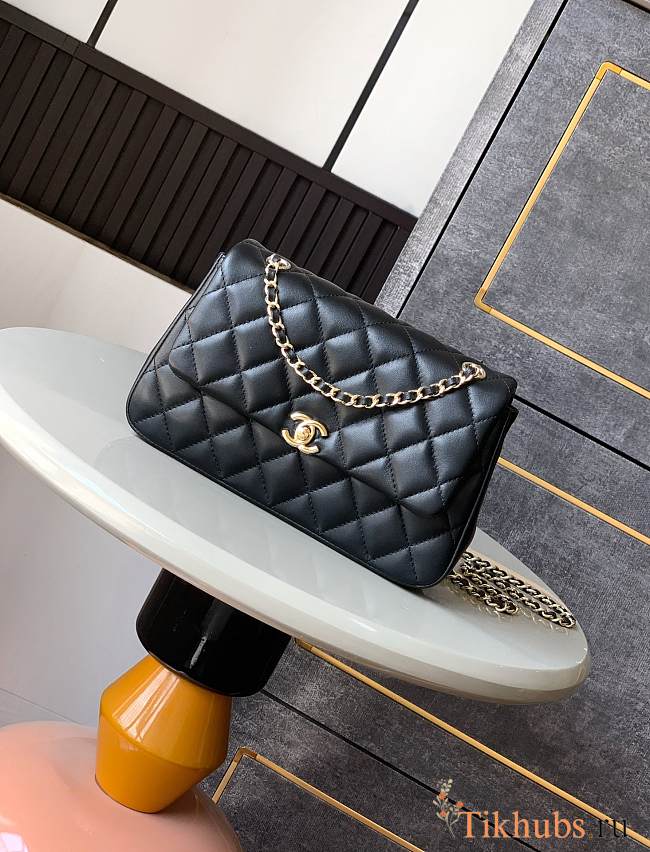 Chanel 25s Flap Bag Black Lambskin 22.5x14x5.8cm - 1