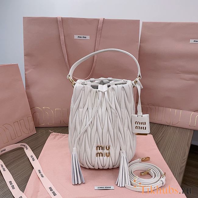Miu Miu Medium Bucket Bag White 20x18x14cm - 1