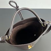 Bottega Veneta Medium Liberta Bucket Brown 30x18x18cm - 4
