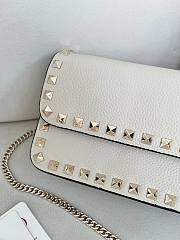 Valentino Garavani Rockstud Wallet On Chain White 21x6x11cm - 4