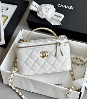 Chanel Top Handle Vanity Case White Caviar Gold 17x9.5x7.8cm - 1