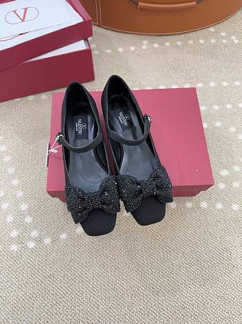 Valentino Garavani Bowjane Black