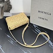 Bottega Veneta Cassette Crocheted-Raffia Shoulder Bag 23x15x5.5cm - 2