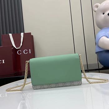 Gucci GG Emblem Wallet On Chain Green 20x13x4cm