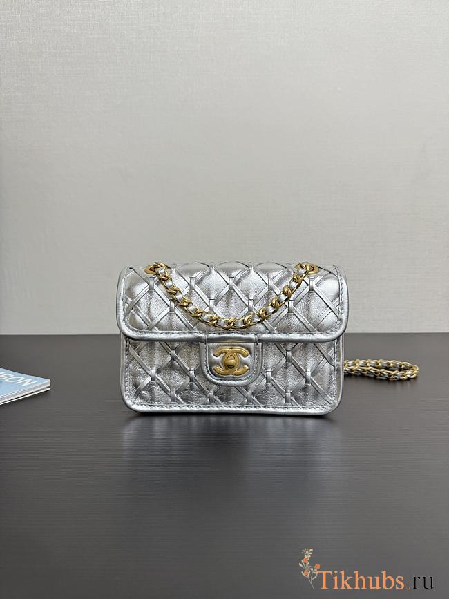 Chanel Mini Flap Bag Silver Metallic 19x13x5.5cm - 1