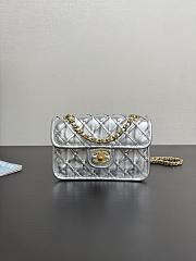 Chanel Mini Flap Bag Silver Metallic 19x13x5.5cm - 1