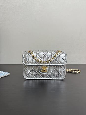 Chanel Mini Flap Bag Silver Metallic 19x13x5.5cm