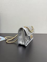 Chanel Mini Flap Bag Silver Metallic 19x13x5.5cm - 4