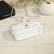 Chanel CC Trendy Top Handle White Lambskin 19x5.5cm - 2