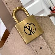 Louis Vuitton LV Low Key Hobo Bag PM Beige 24 x 28 x 16 cm - 3