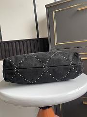 Chanel 22 Medium Handbag Suede Black 35x37x7xcm - 2