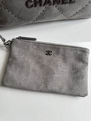 Chanel 22 Medium Handbag Suede Grey 35x37x7xcm - 3