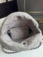 Chanel 22 Medium Handbag Suede Grey 35x37x7xcm - 2