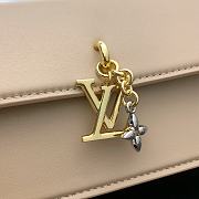 Louis Vuitton LV Wallet On Chain Bloom Beige 20x11.5x4cm - 3