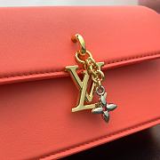 Louis Vuitton LV Wallet On Chain Bloom Sweet Coral 20x11.5x4cm - 2