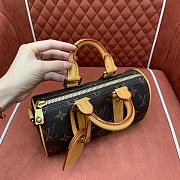 Louis Vuitton LV Keepall 25 Monogram 25x15x11cm - 6