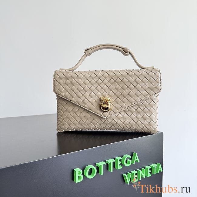 Bottega Veneta Knot Lock Beige Bag 25x16x5.5cm - 1