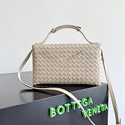Bottega Veneta Knot Lock Beige Bag 25x16x5.5cm - 4