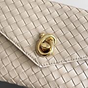 Bottega Veneta Knot Lock Beige Bag 25x16x5.5cm - 2
