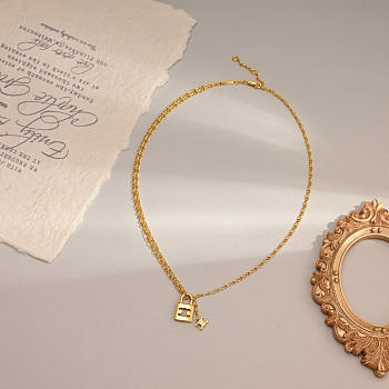 Celine Necklace 02