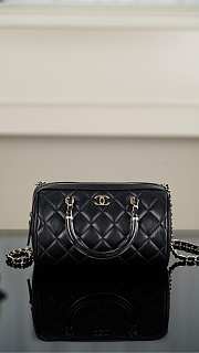 Chanel Clutch With Chain Black Lambskin 18.5x11x11.4cm - 1