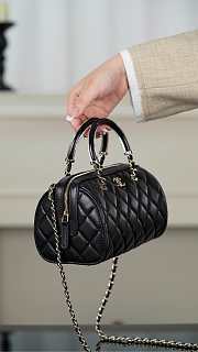 Chanel Clutch With Chain Black Lambskin 18.5x11x11.4cm - 3
