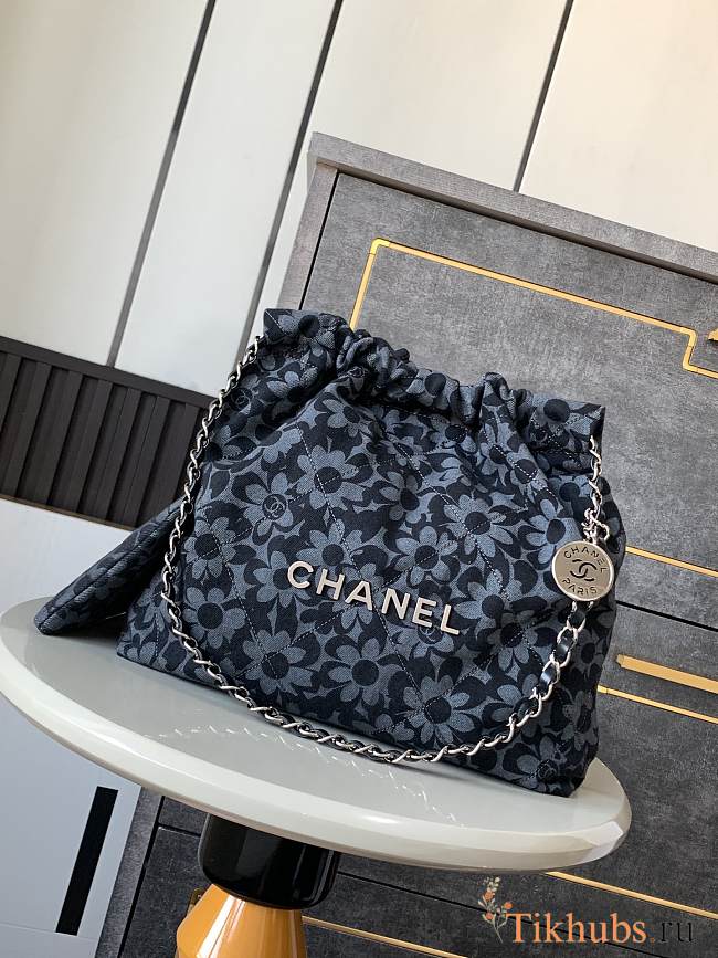 Chanel Medium 22 Handbag Denim 35x37x7cm - 1