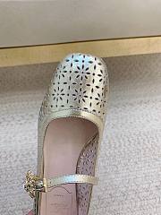 Roger Vivier Vivier Leather Mary Jane Pumps Gold - 3