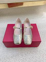 Roger Vivier Vivier Leather Mary Jane Pumps Gold - 2