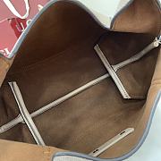 Gucci Softbit Medium Top Handle Bag Taupe 27.5x21x16cm - 4