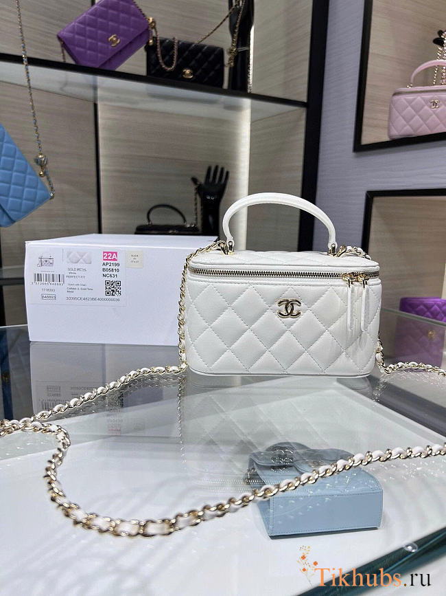 Chanel Handle Vanity Case White Lambskin Bag 17x10x8cm - 1