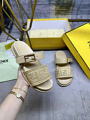 Fendi Feel Mesh Sandals Raffia - 1