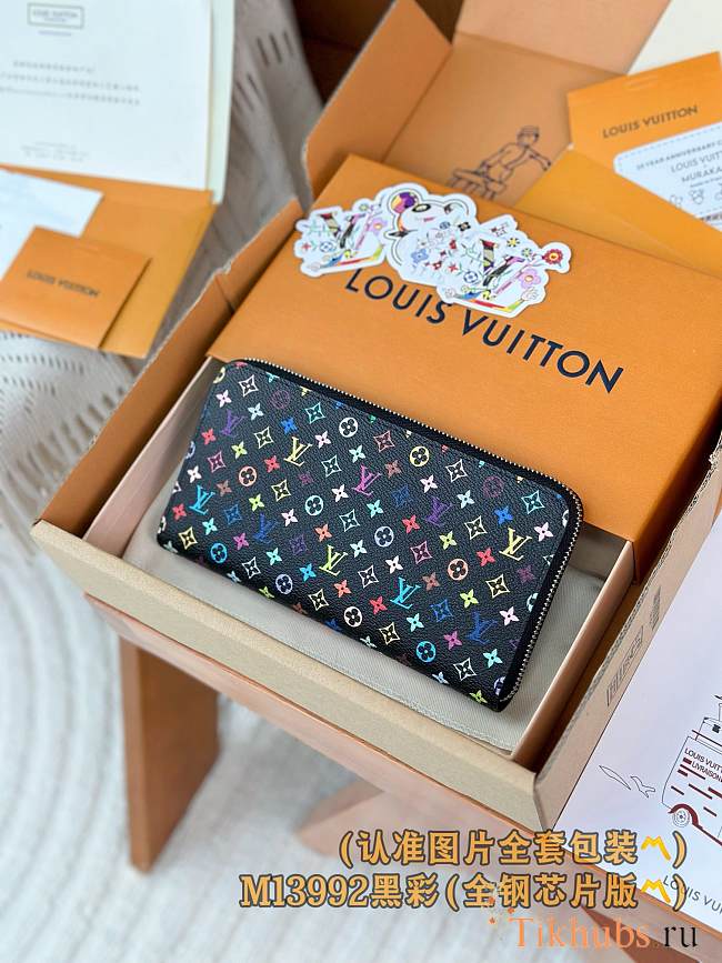 Louis Vuitton LV x TM Zippy Wallet Black 19x10cm - 1