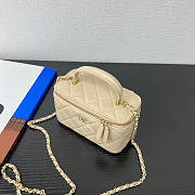 Chanel Handle Vanity Light Beige Lambskin 17x9.5x8cm - 4