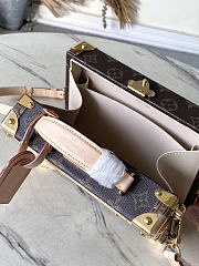 Louis Vuitton LV Handle Trunk Monogram 24x16.5x8cm - 3