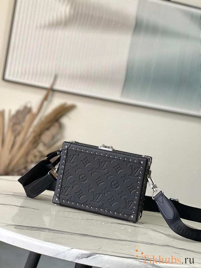 Louis Vuitton LV Clutch Box Monogram Shadow 24x16.5x8cm - 1