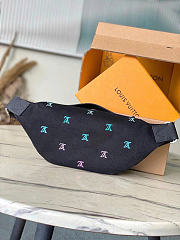 Louis Vuitton LV Rush Bumbag Gradient Blue 30x15x8cm - 3