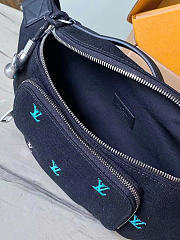 Louis Vuitton LV Rush Bumbag Gradient Blue 30x15x8cm - 2