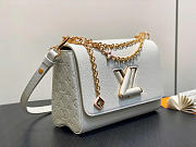 Louis Vuitton LV Twist MM Slim Bag White 23x16x8cm - 4