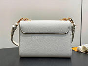Louis Vuitton LV Twist MM Slim Bag White 23x16x8cm - 3