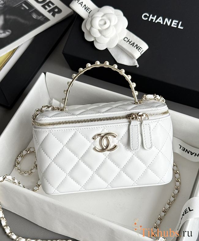 Chanel Vanity Handle White Lambskin 17x9.5x7.8cm - 1